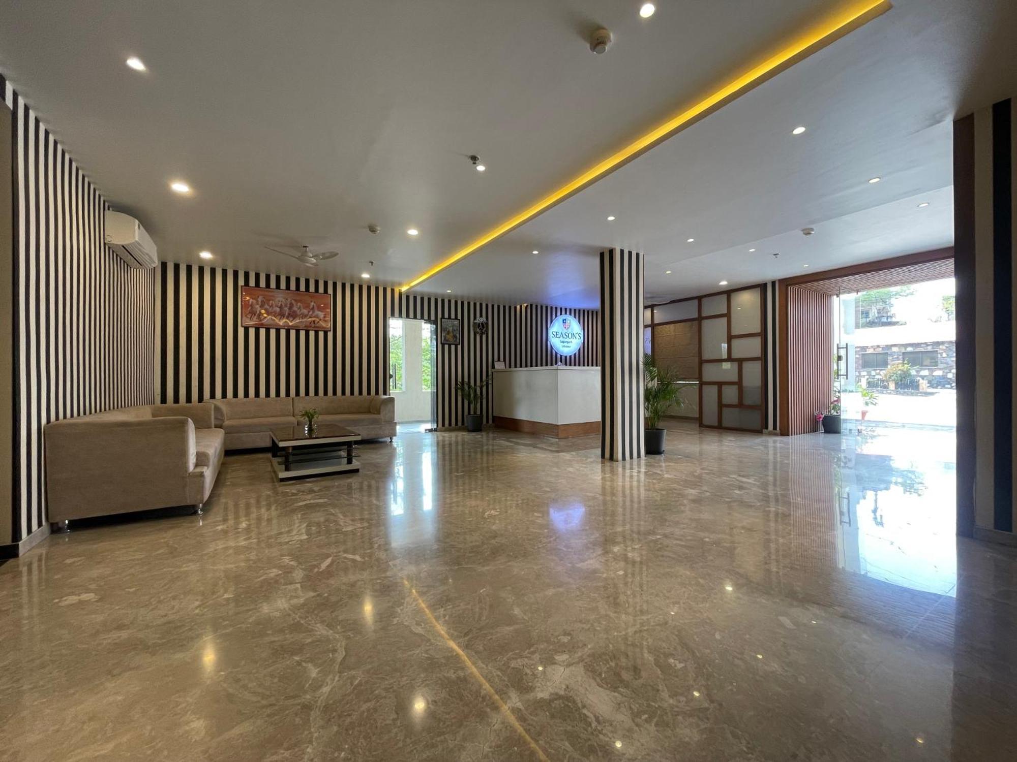 Seasons Sajjangarh Hotel Udaipur Buitenkant foto